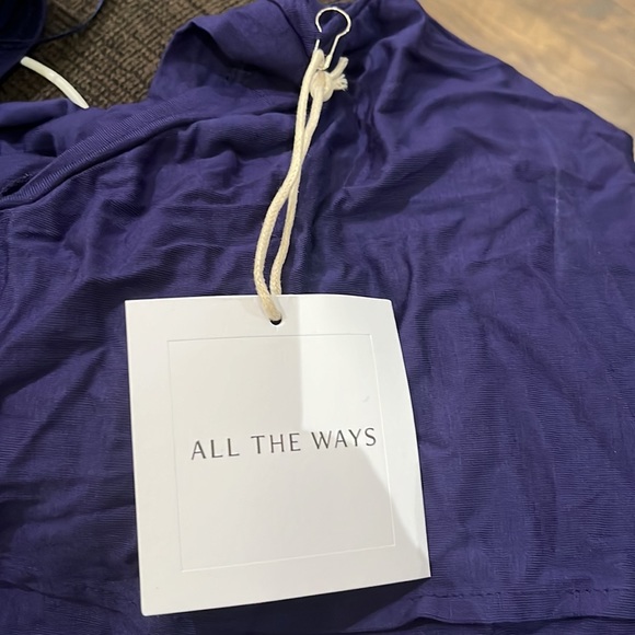 All the way aurora skirt set in slate size M. - Picture 5 of 5